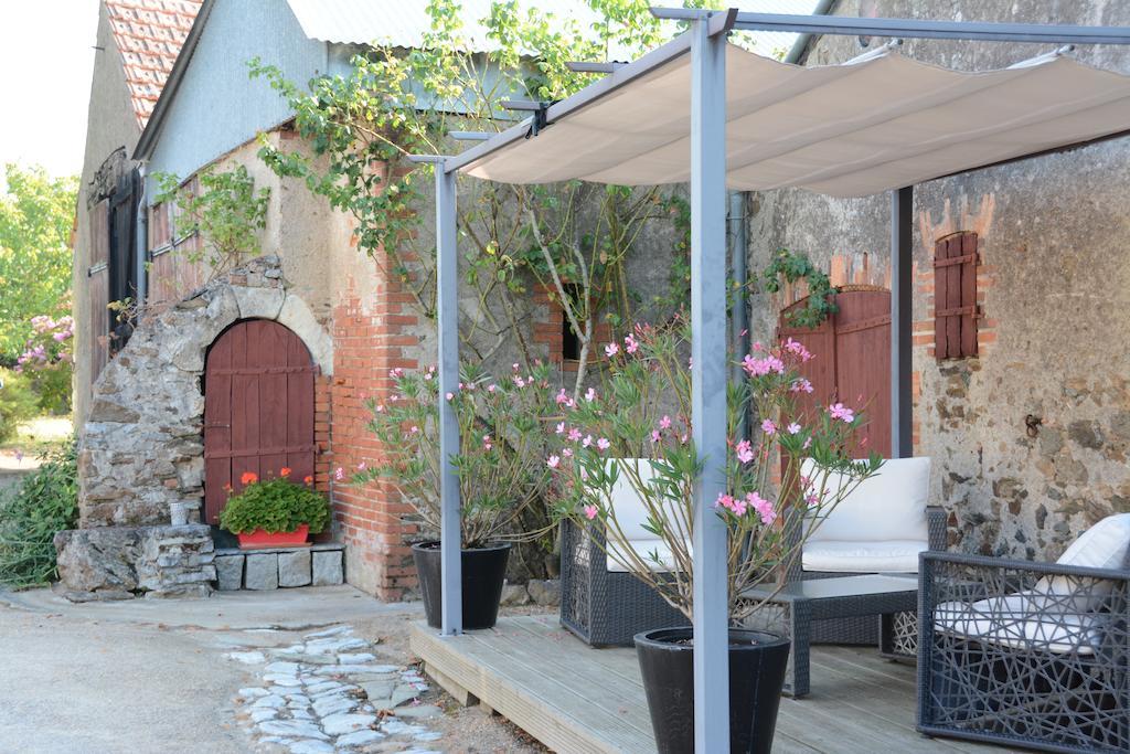 Bed and Breakfast L'Aubinoise Saint-Aubin-de-Luigne Екстер'єр фото