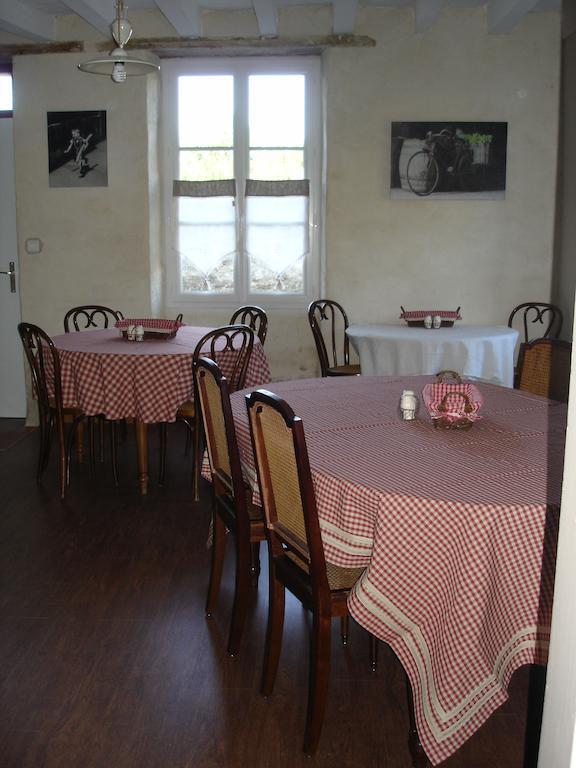 Bed and Breakfast L'Aubinoise Saint-Aubin-de-Luigne Екстер'єр фото