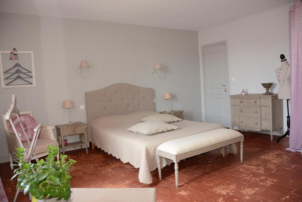Bed and Breakfast L'Aubinoise Saint-Aubin-de-Luigne Номер фото